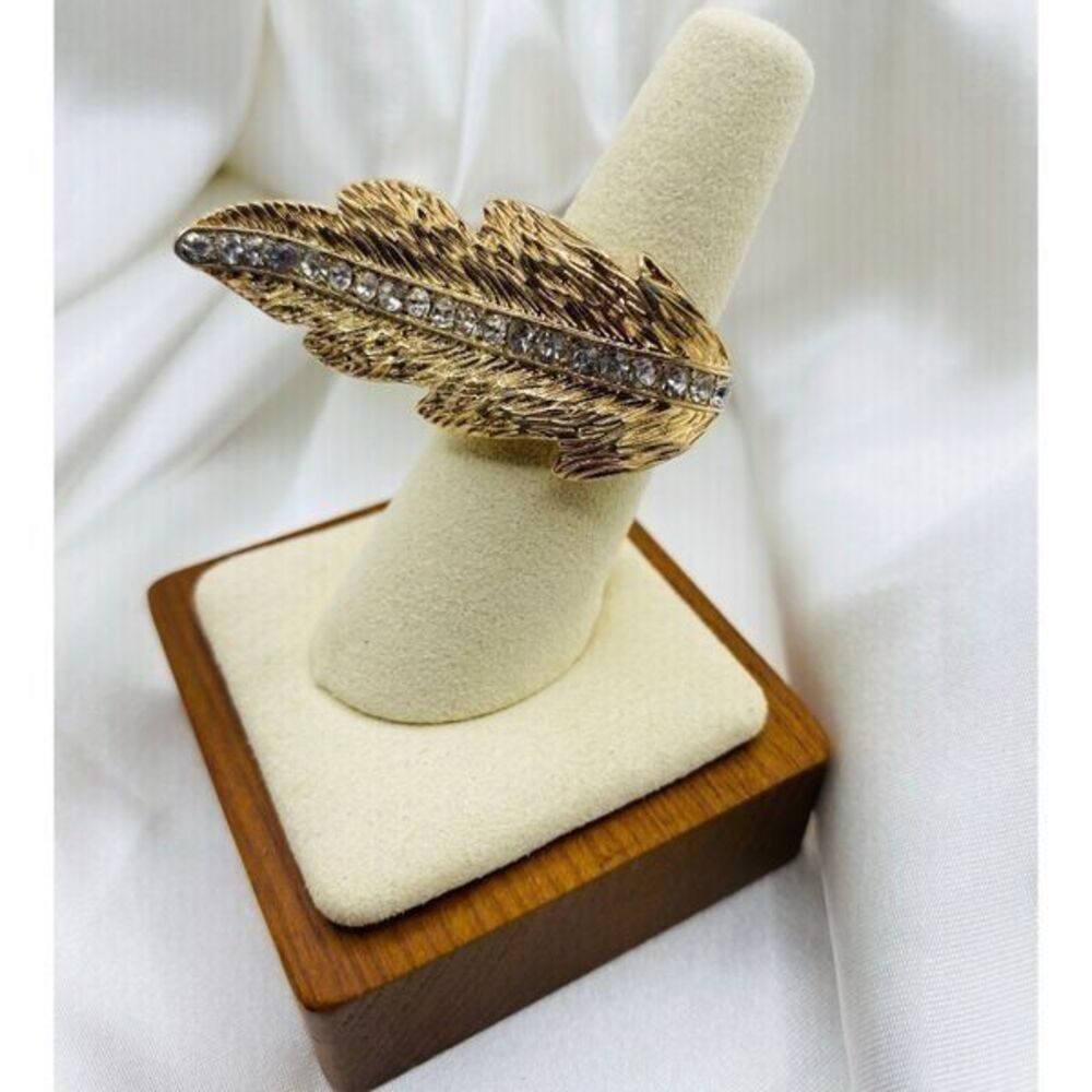 Vintage gold Tone Rhinestone Feather bold statement ring - Picture 4 of 6